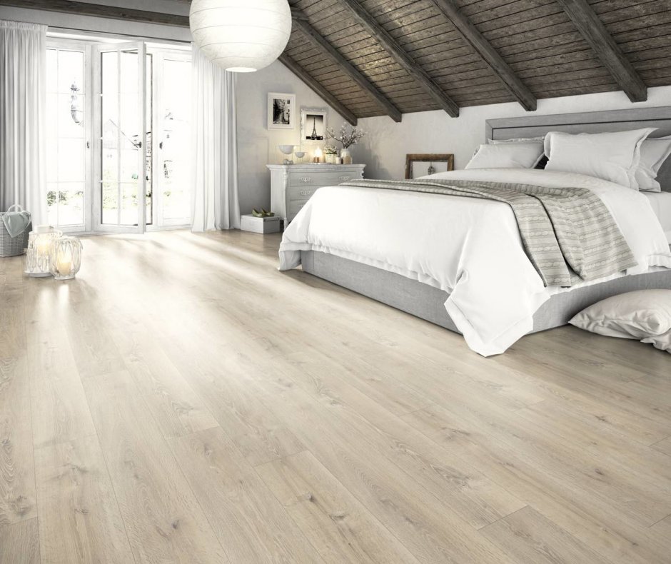 Bio-Bodenbelag Eiche Natur von Egger im Schlafzimmer