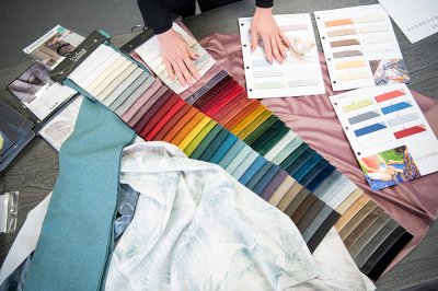 Stoffmuster für eine Wohnraumberatung