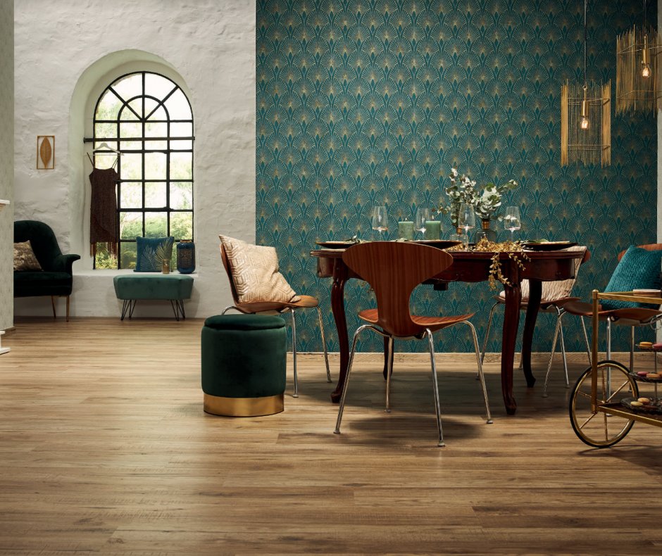 Dunkelgrüne Mustertapete