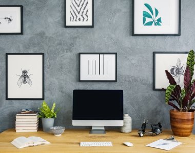 Wandbilder im Arbeitszimmer