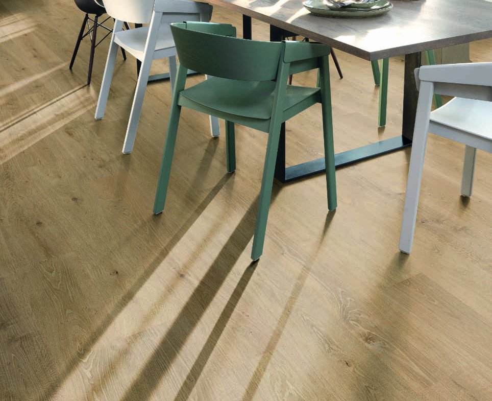 Laminatboden im Esszimmer