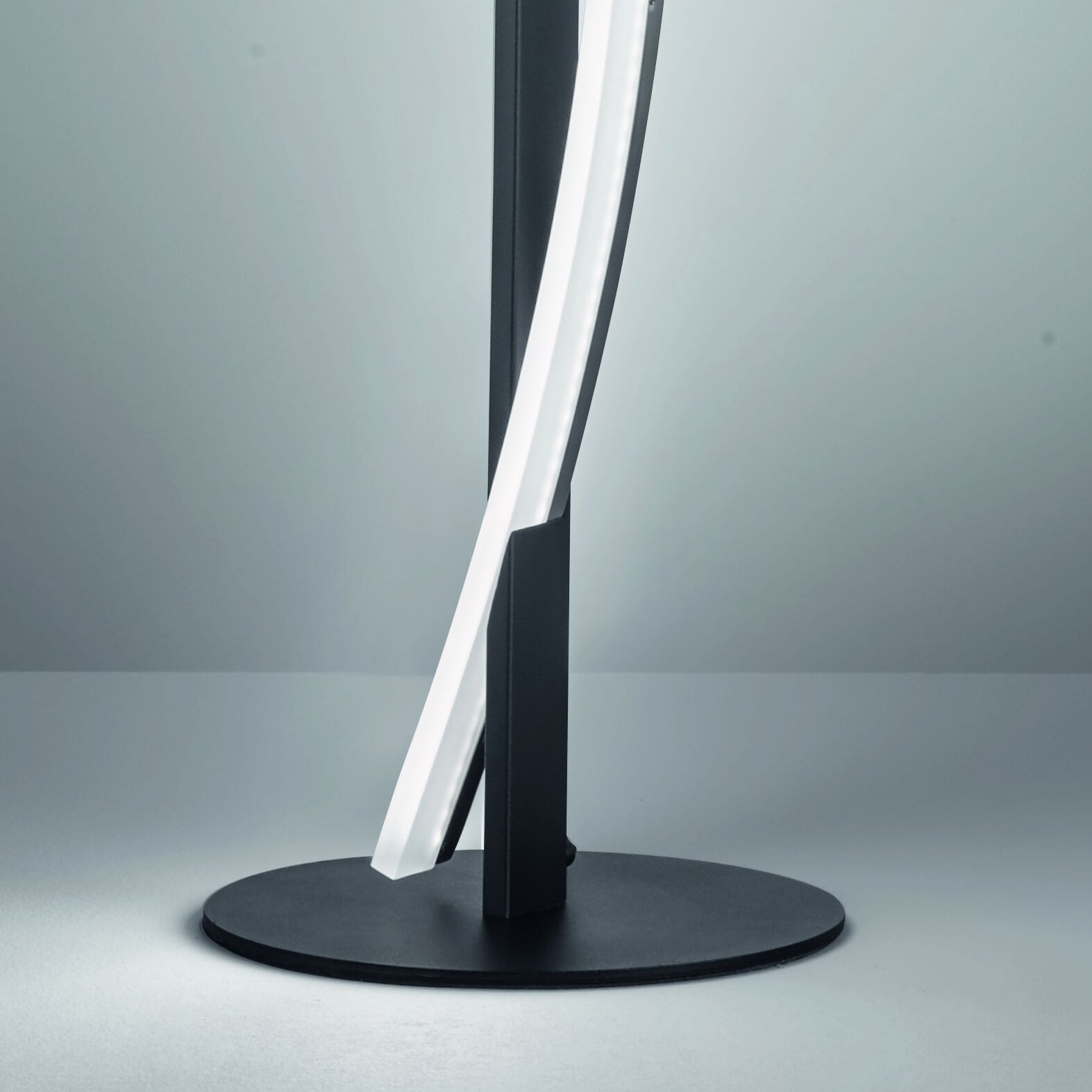 Stehleuchte Bridge LED 22 W